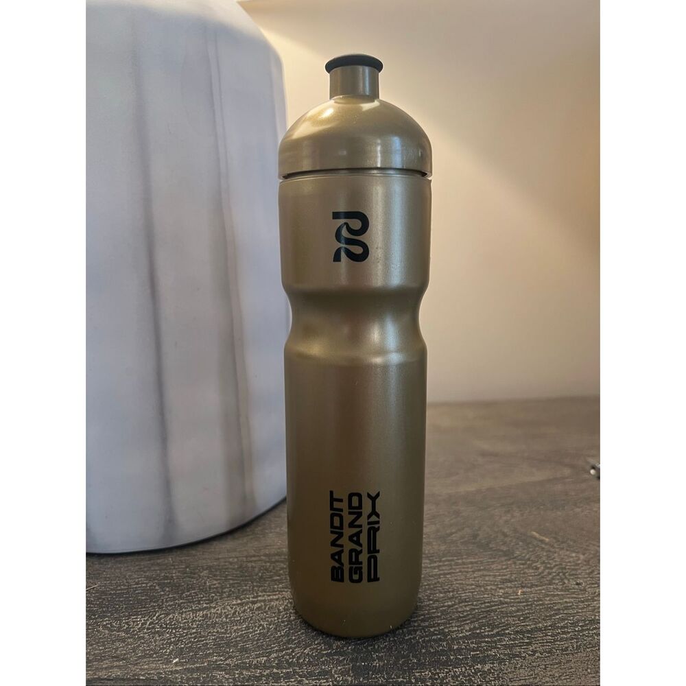 Bandit Grand Prix x The Feed Water Bottle – New